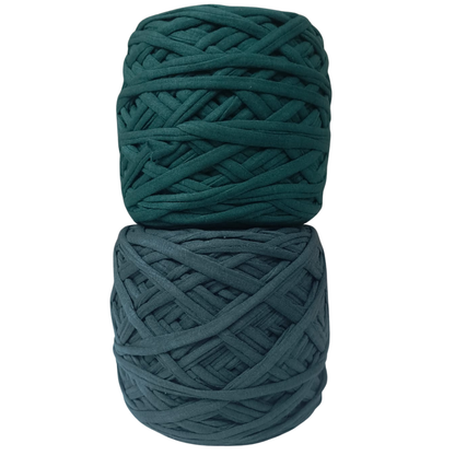Knitsilk Flexi T-Shirt Yarn – 450g Super Chunky Recycled Cotton Blend – Vibrant Colors – Soft, Durable, Eco-Friendly Bulky Yarn for Knitting, Crochet, Macramé & DIY Crafts, Peacock green
